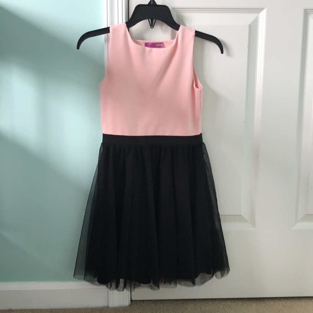 AQUA Girls dress. Size small (7-8)
